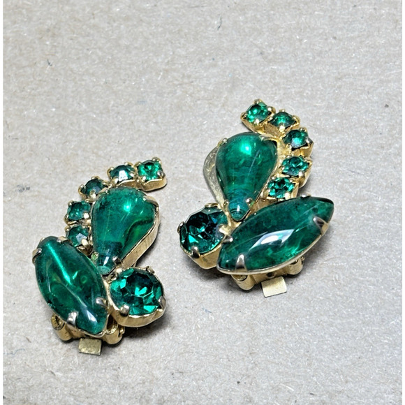 Vtg Emerald Green Rhinestone Prong Set Clip On Earrings Gold-tone - Picture 9 of 16